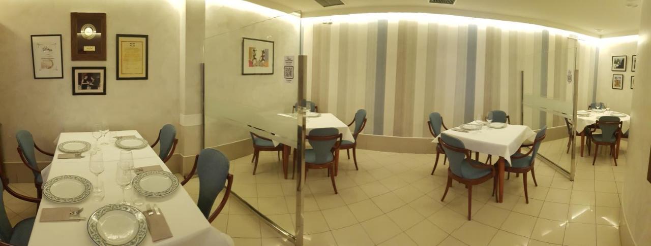 Pension Elisardo โนยา ภายนอก รูปภาพ