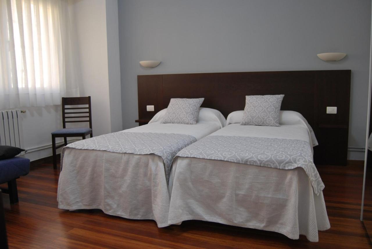 Pension Elisardo โนยา ภายนอก รูปภาพ